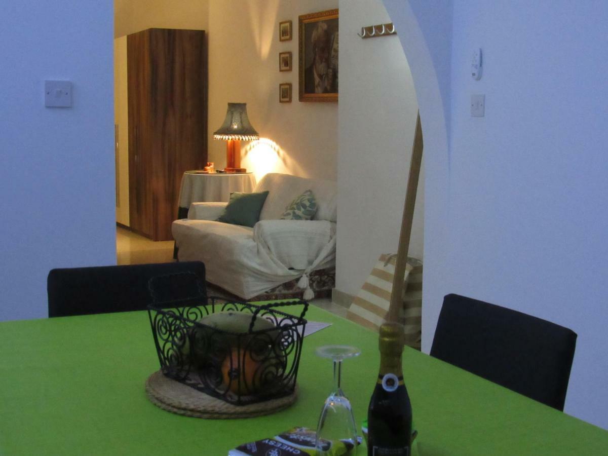 Central Studio Apartment Santa Vennera Buitenkant foto