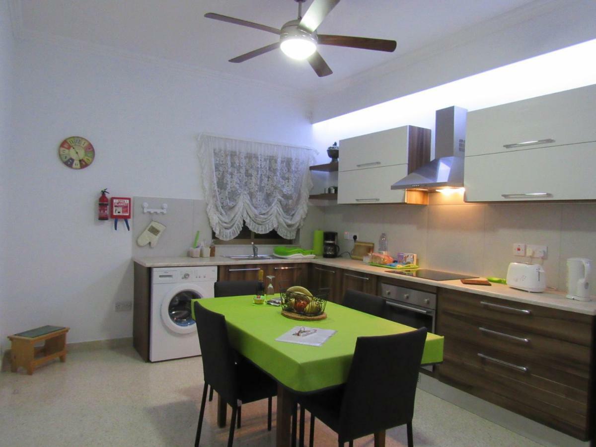 Central Studio Apartment Santa Vennera Buitenkant foto